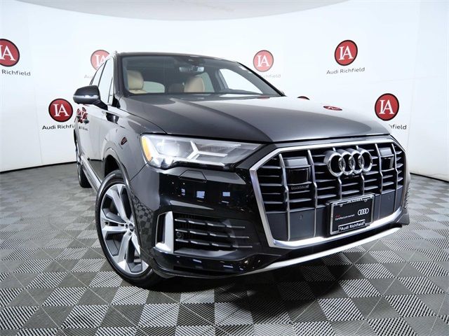 2022 Audi Q7 Premium Plus