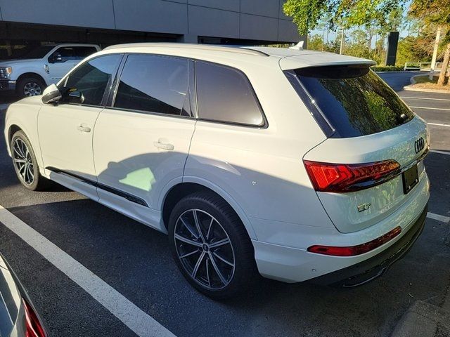 2022 Audi Q7 Premium Plus