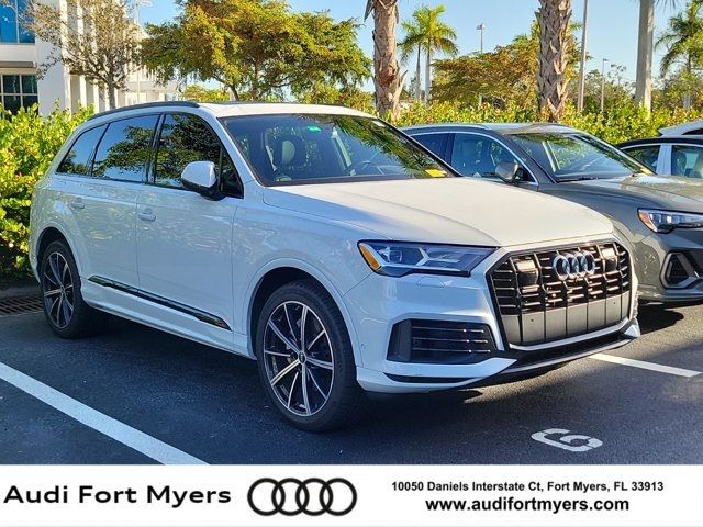 2022 Audi Q7 Premium Plus