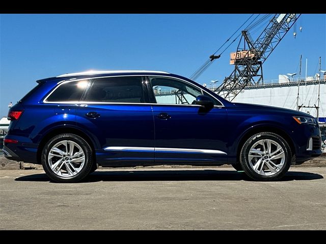 2022 Audi Q7 Premium Plus