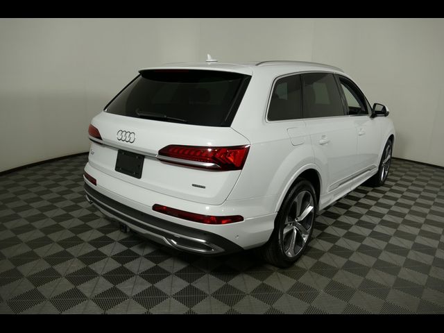 2022 Audi Q7 Premium Plus