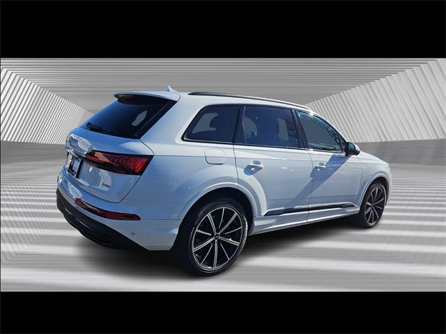 2022 Audi Q7 Premium Plus