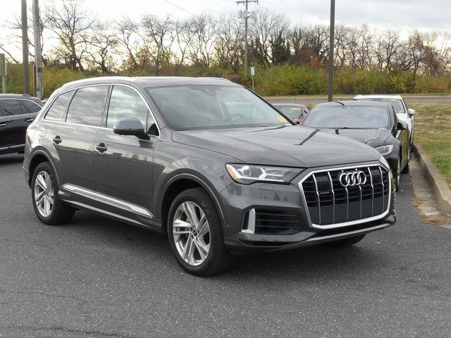 2022 Audi Q7 Premium Plus