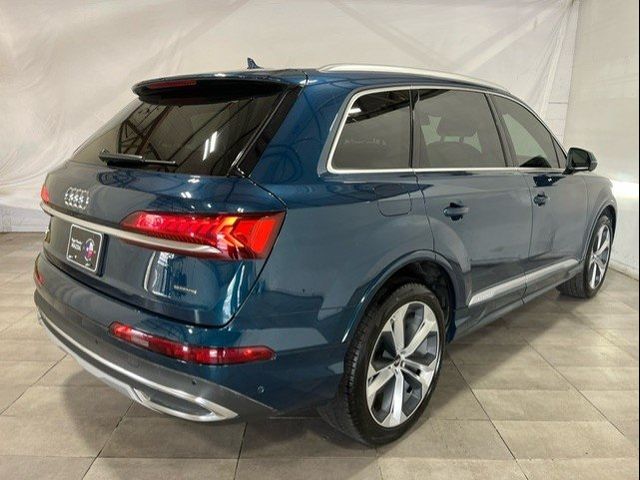 2022 Audi Q7 Premium Plus