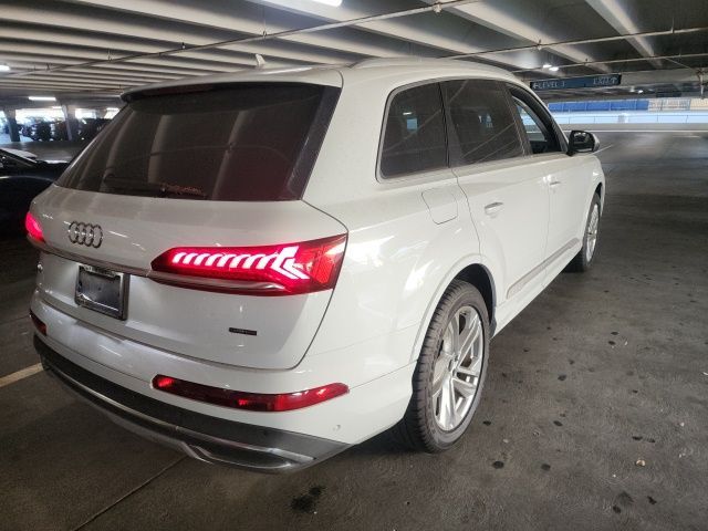 2022 Audi Q7 Premium Plus