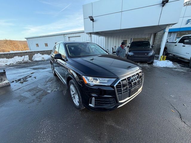 2022 Audi Q7 Premium Plus