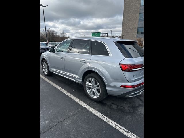 2022 Audi Q7 Premium Plus