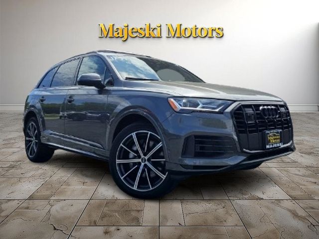 2022 Audi Q7 Premium Plus