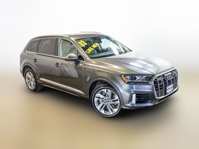 2022 Audi Q7 Premium Plus