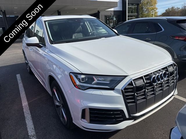 2022 Audi Q7 Premium Plus