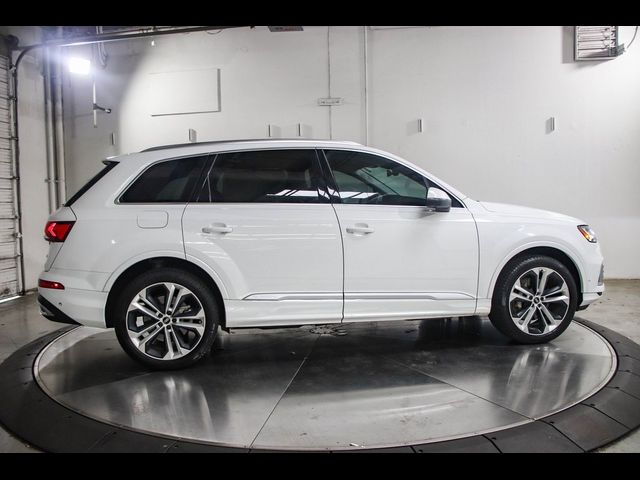 2022 Audi Q7 Premium Plus