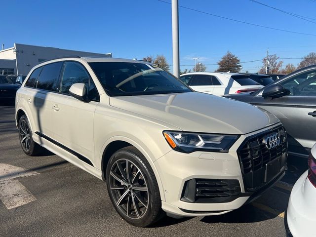 2022 Audi Q7 Premium Plus