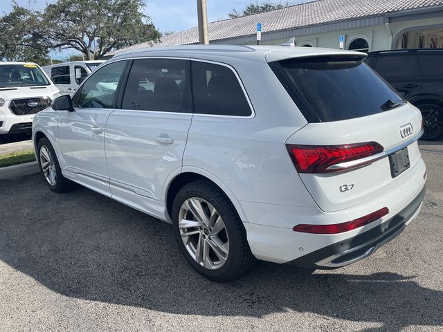 2022 Audi Q7 Premium Plus