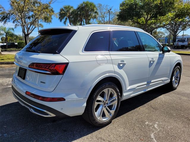 2022 Audi Q7 Premium Plus