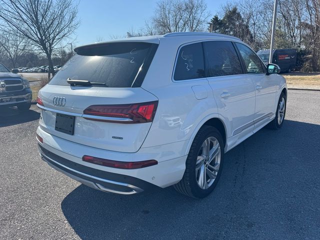 2022 Audi Q7 Premium Plus