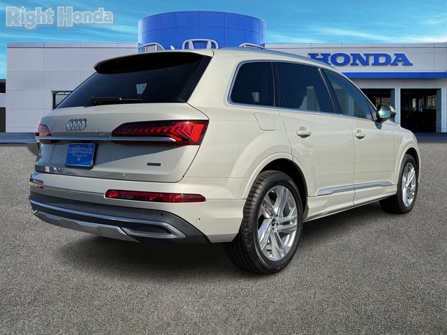 2022 Audi Q7 Premium Plus