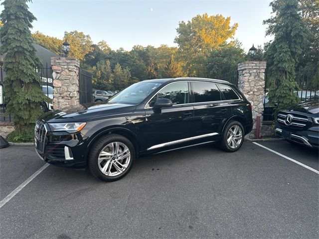 2022 Audi Q7 Premium Plus