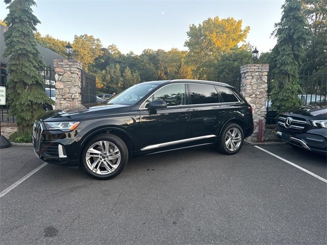 2022 Audi Q7 Premium Plus