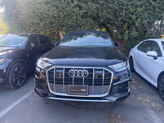 2022 Audi Q7 Premium Plus