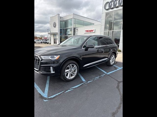 2022 Audi Q7 Premium Plus