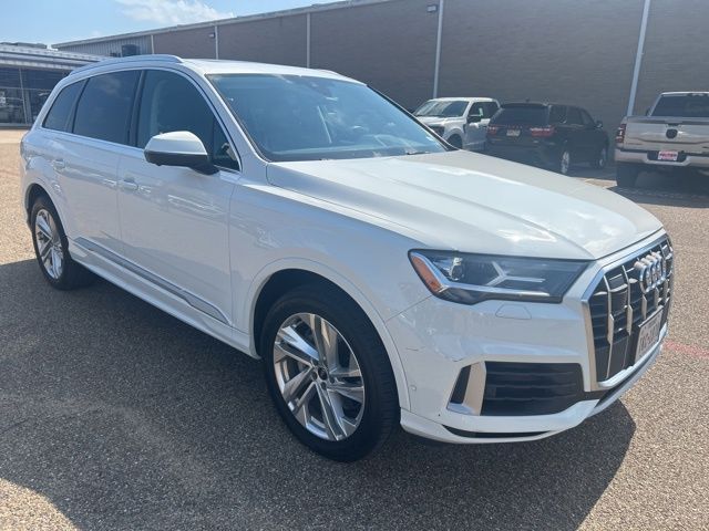 2022 Audi Q7 Premium Plus