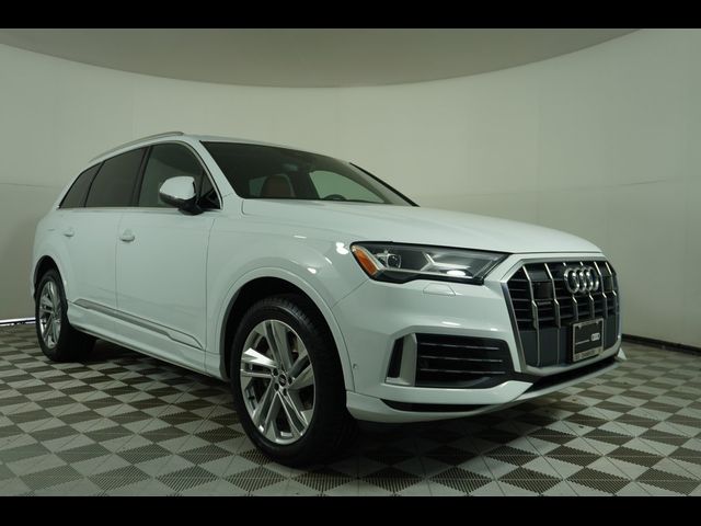 2022 Audi Q7 Premium Plus