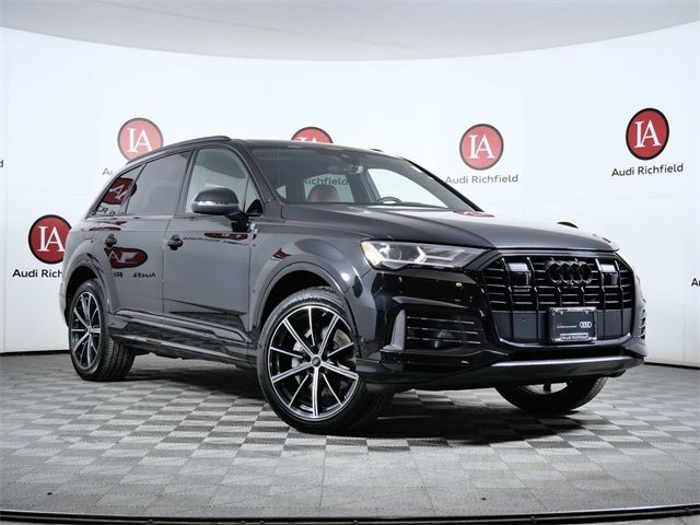 2022 Audi Q7 Premium Plus