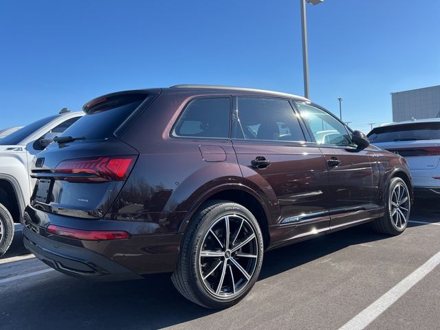 2022 Audi Q7 Premium Plus