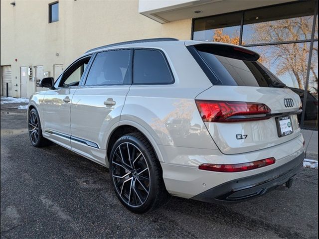 2022 Audi Q7 Prestige