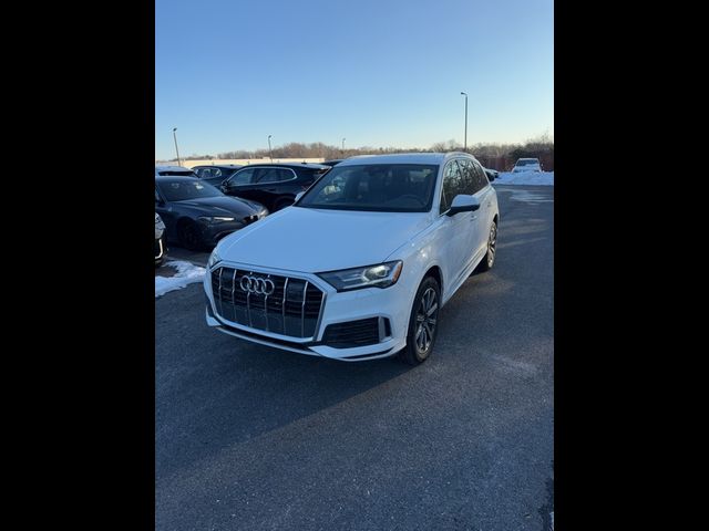 2022 Audi Q7 Premium Plus