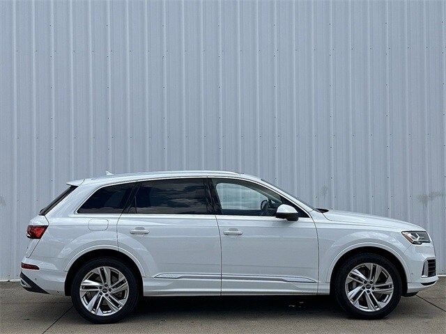 2022 Audi Q7 Premium Plus