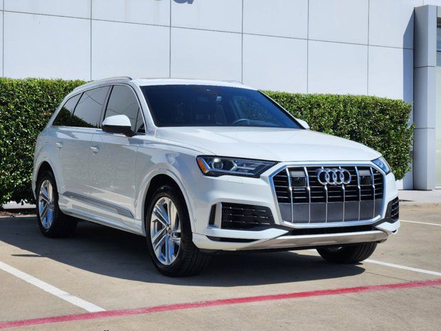 2022 Audi Q7 Premium Plus