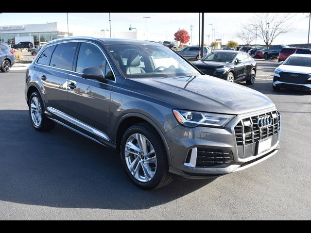 2022 Audi Q7 Premium Plus