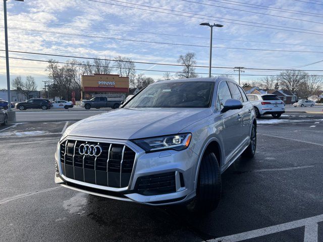 2022 Audi Q7 Premium Plus