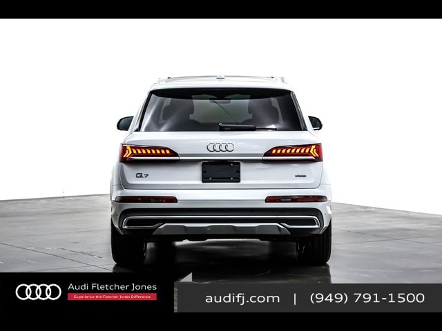 2022 Audi Q7 Premium Plus