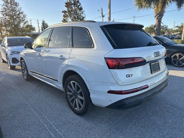 2022 Audi Q7 Premium Plus