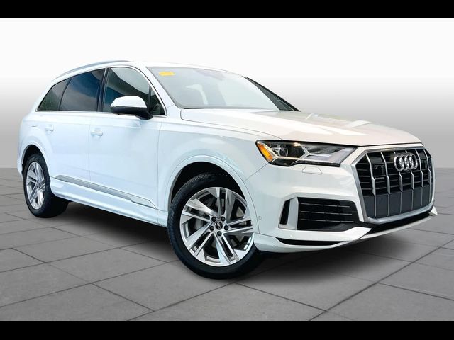 2022 Audi Q7 Premium Plus