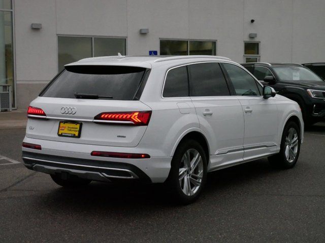 2022 Audi Q7 Premium Plus