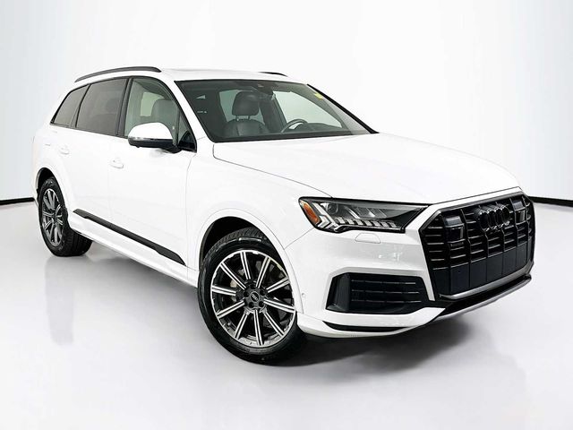 2022 Audi Q7 Premium Plus