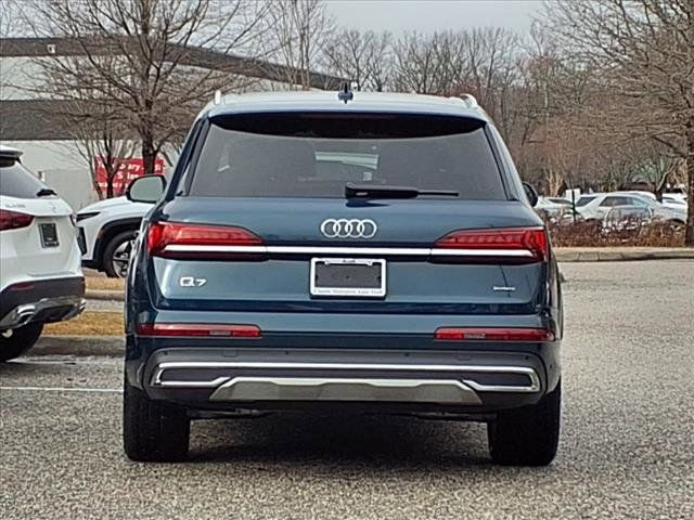 2022 Audi Q7 Premium Plus