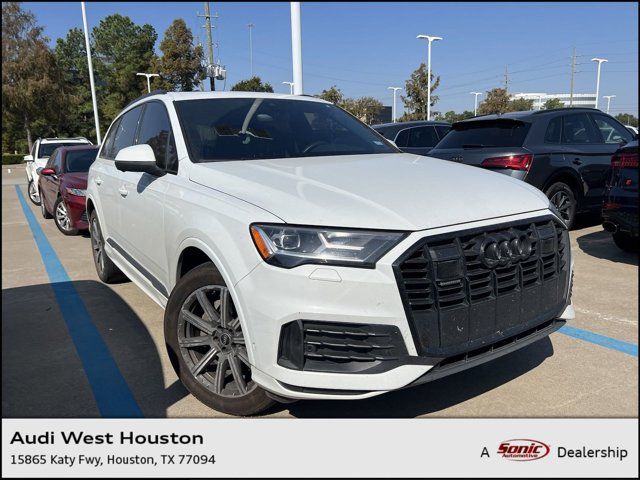 2022 Audi Q7 Premium Plus