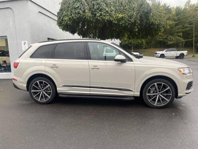 2022 Audi Q7 Premium Plus