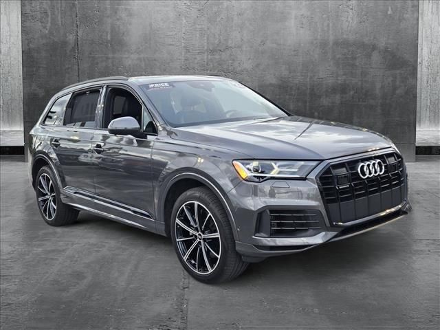 2022 Audi Q7 Premium Plus