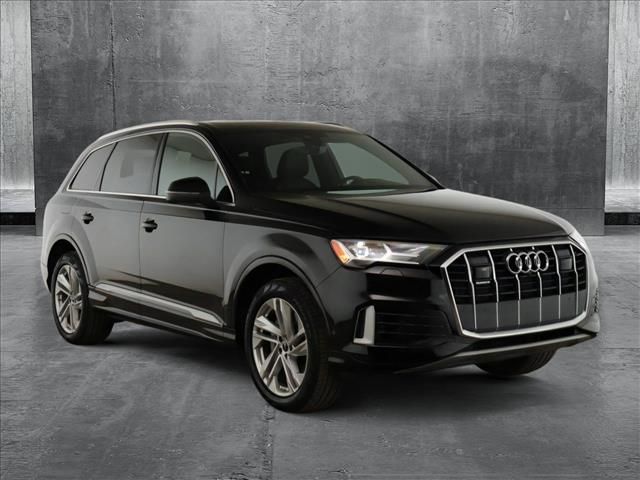 2022 Audi Q7 Premium Plus