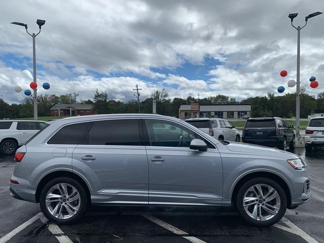 2022 Audi Q7 Premium Plus