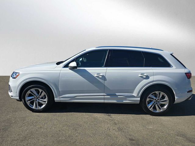 2022 Audi Q7 Premium Plus