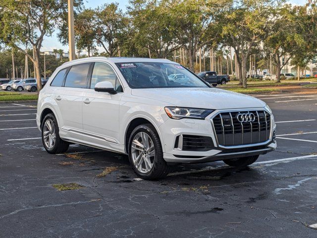 2022 Audi Q7 Premium Plus