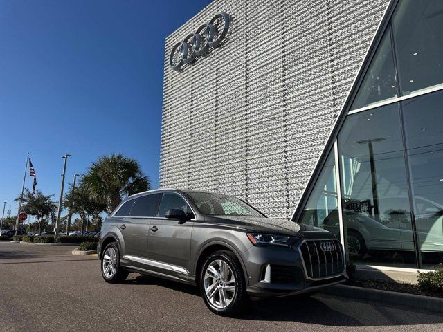 2022 Audi Q7 Premium Plus