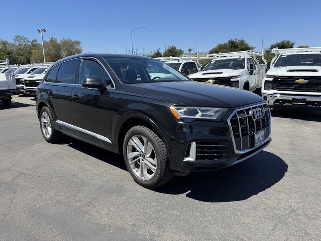 2022 Audi Q7 Premium Plus