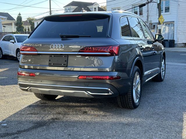 2022 Audi Q7 Premium Plus